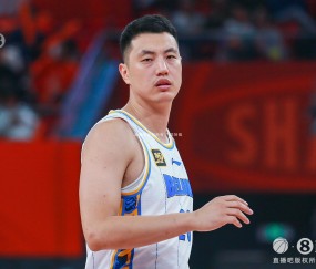 im电竞-翟晓川出现了小腿肌肉拉伤 北京召回近期在发展联盟打球的范依铭