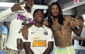 谁更像粉丝？甲亢哥偶遇莫兰特&amp;小贾 用的还是三折叠