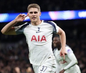 im电竞官方网站-利物浦瞄准范德芬、施洛特贝克补强后防|中卫|曼城|转会|回声报|后防线_新浪体育_新浪新闻